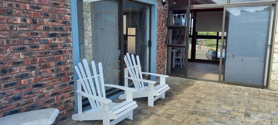 2 Bedroom Property for Sale in Stilbaai Wes Western Cape